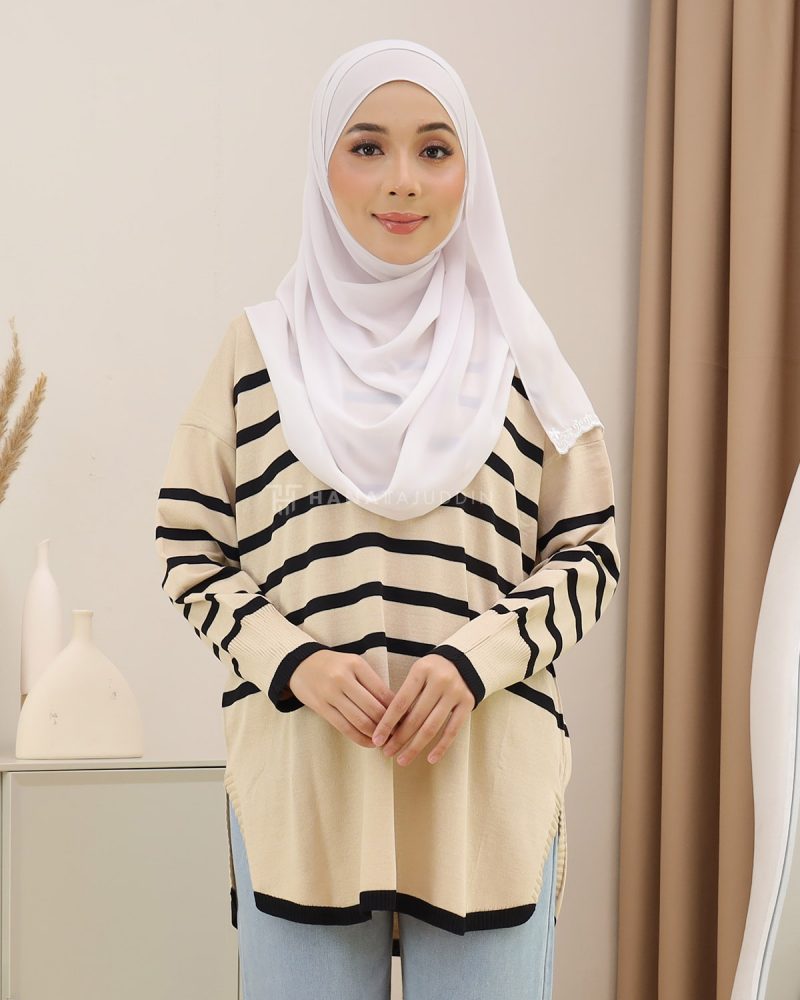 ZOE Knitted Top in Antique White - Image 3