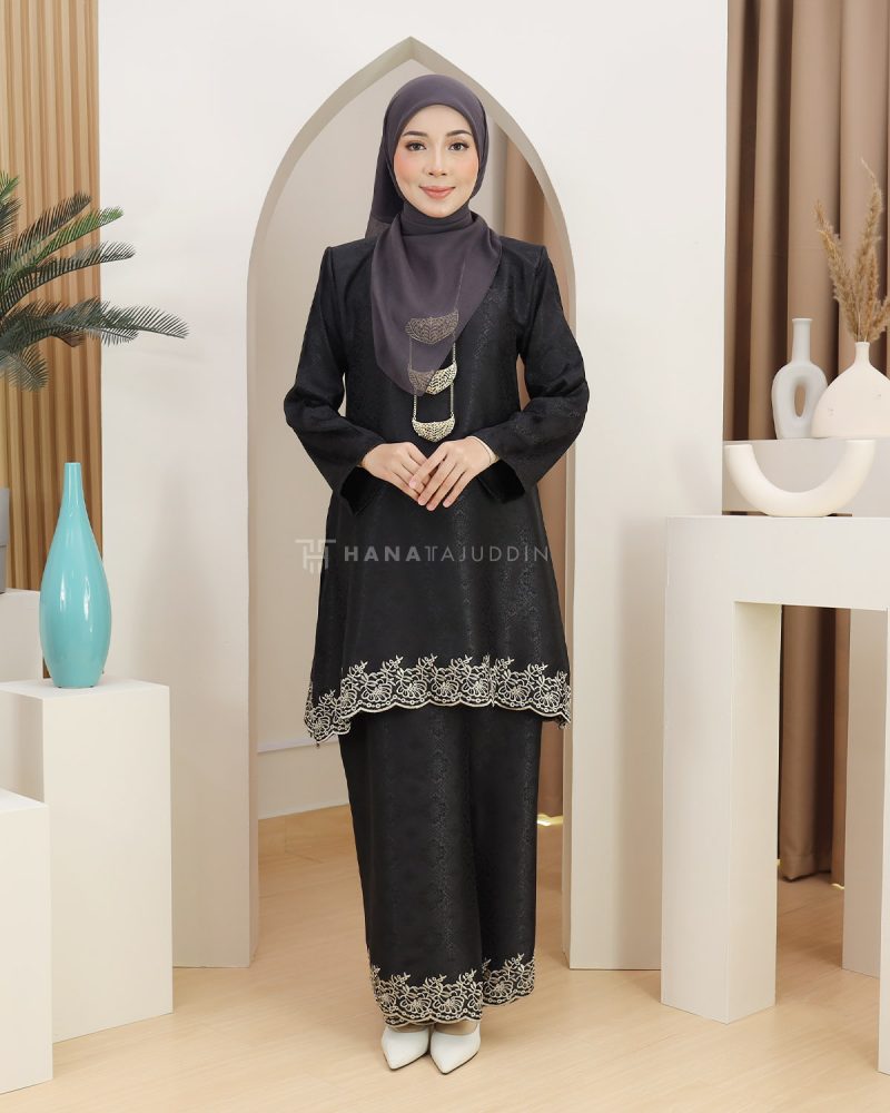 Kurung Lestari in Black - Image 5