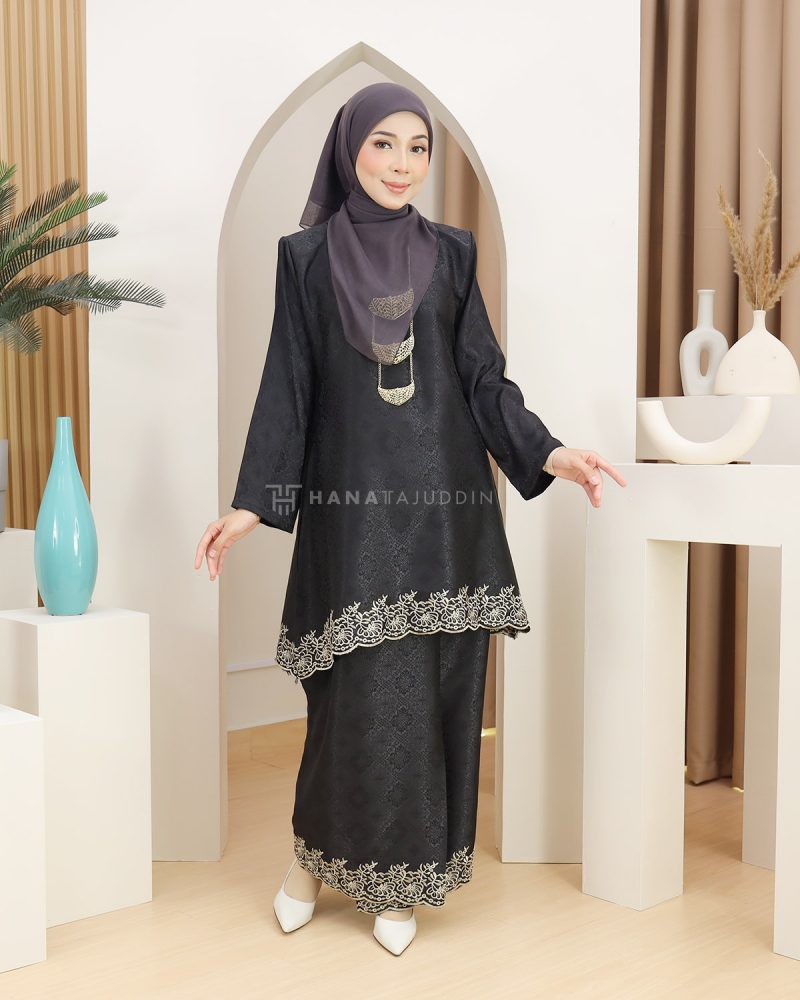 Kurung Lestari in Black