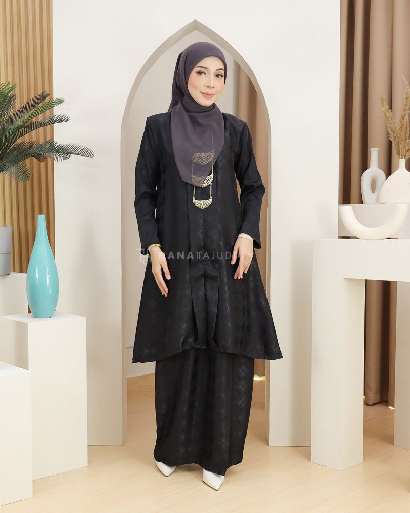 Kebarung Mahsuri in Black