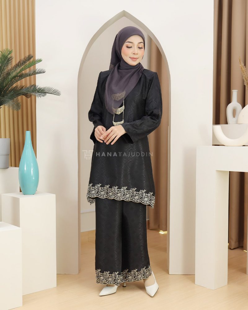 Kurung Lestari in Black - Image 4