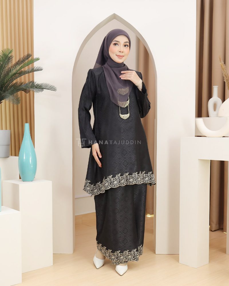 Kurung Lestari in Black - Image 3