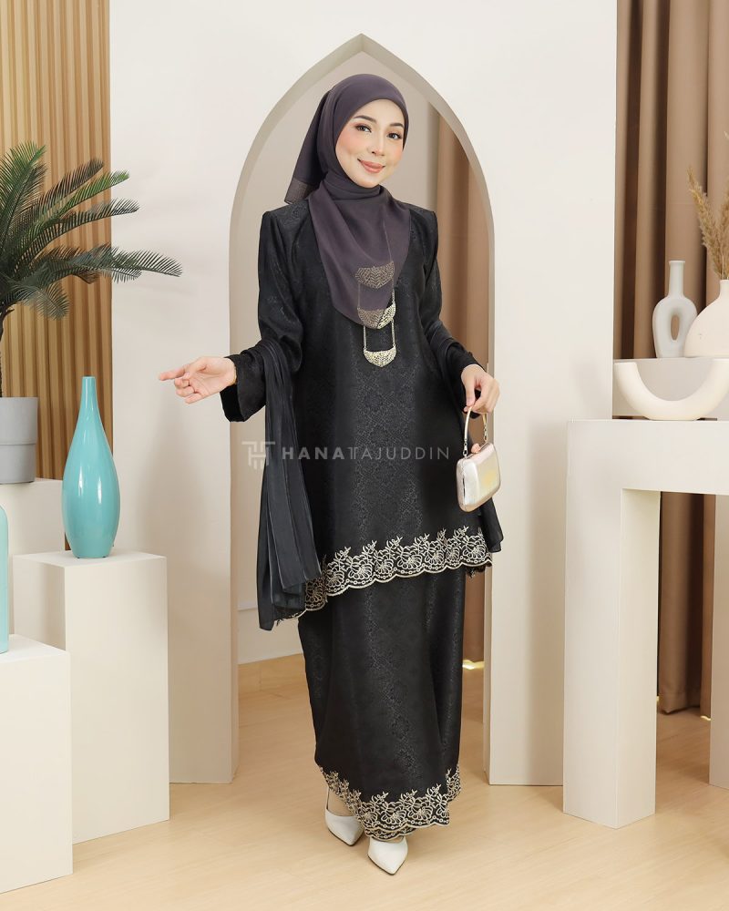 Kurung Lestari in Black - Image 2