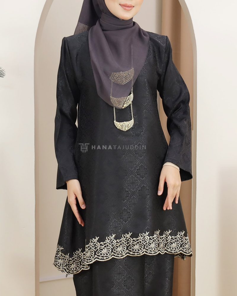 Kurung Lestari in Black - Image 6