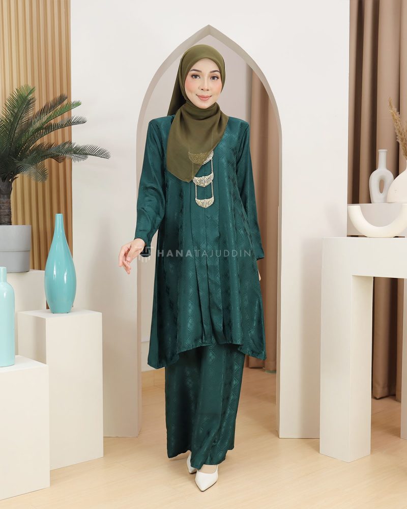 Kebarung Mahsuri in Emerald Green