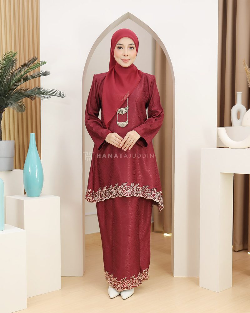 Kurung Lestari in Maroon - Image 5