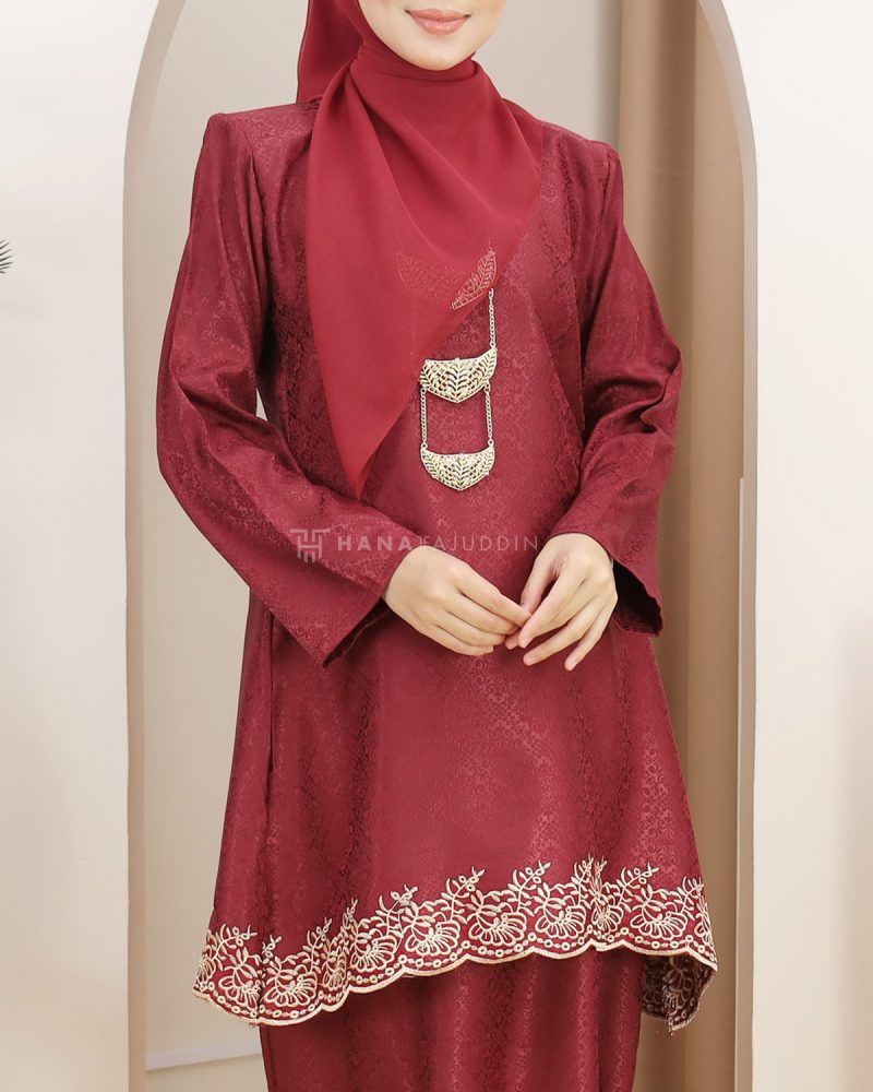 Kurung Lestari in Maroon - Image 6