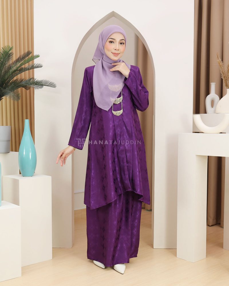 Kebarung Mahsuri in Royal Purple