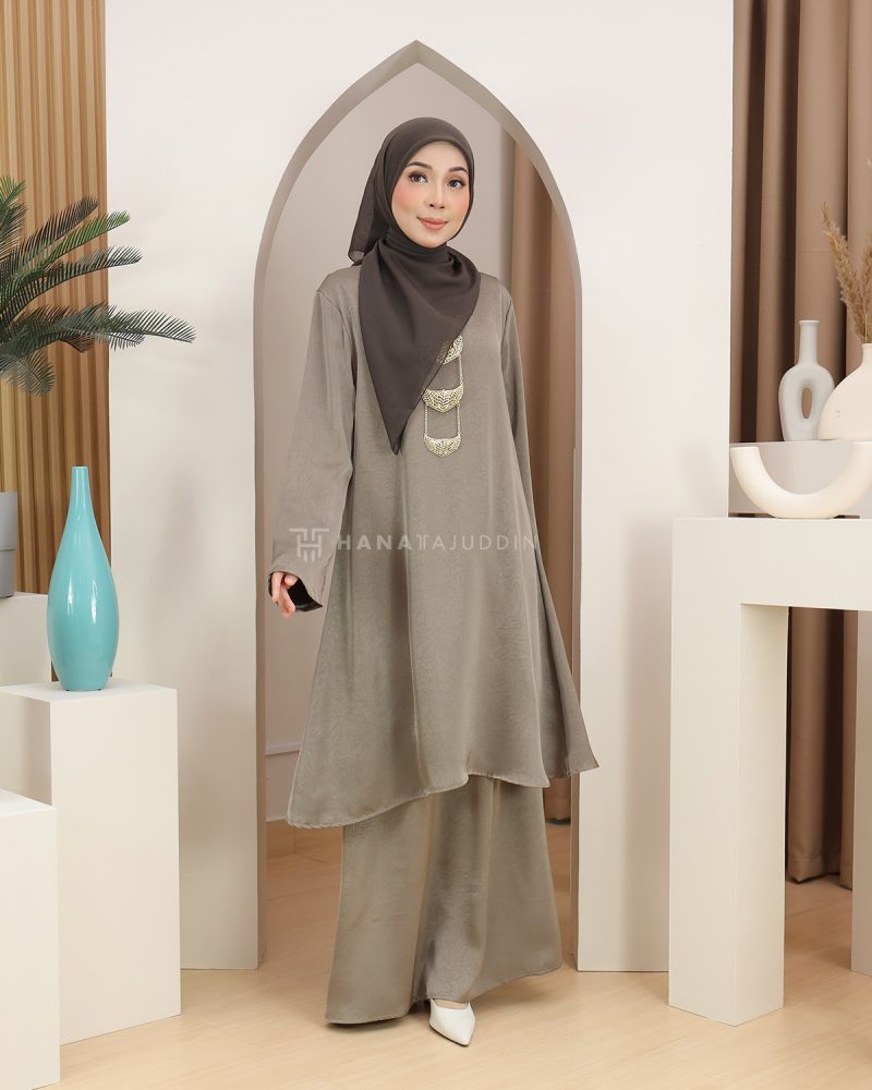 Kurung Srikandi in Silver Sage - Image 3