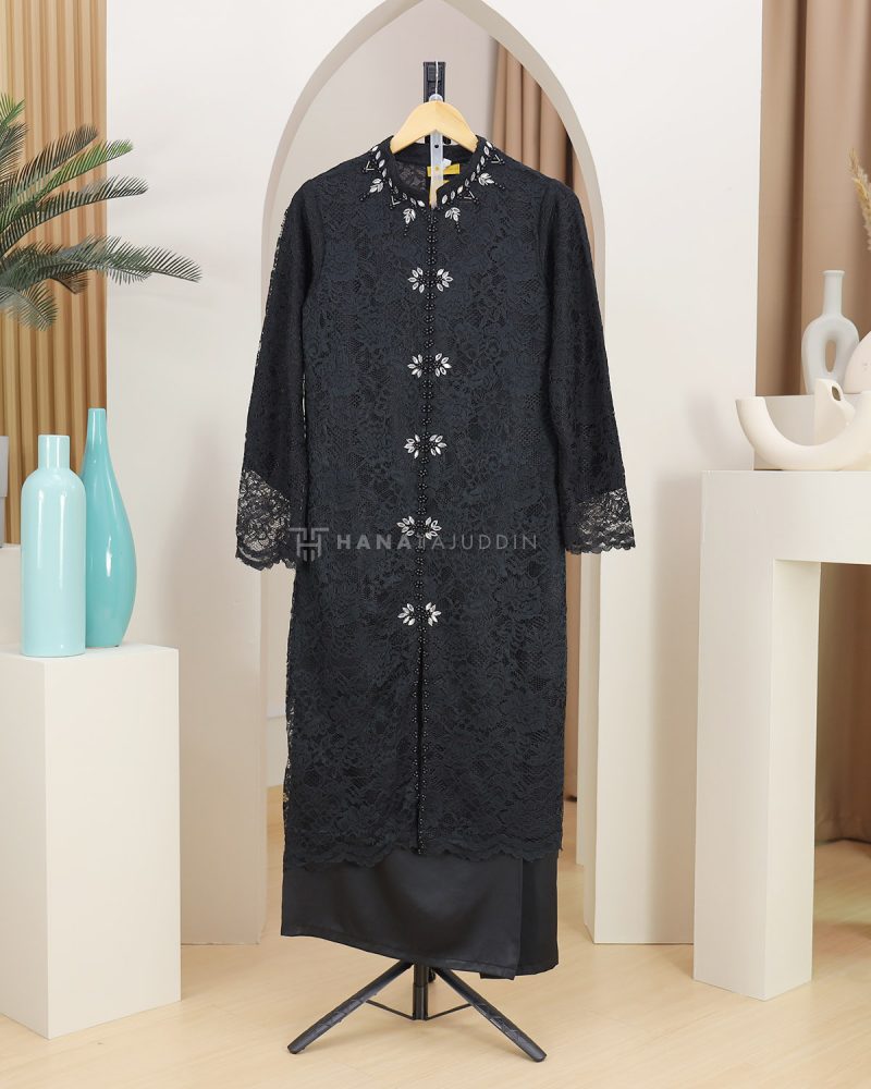 Kurung Ratna in Black