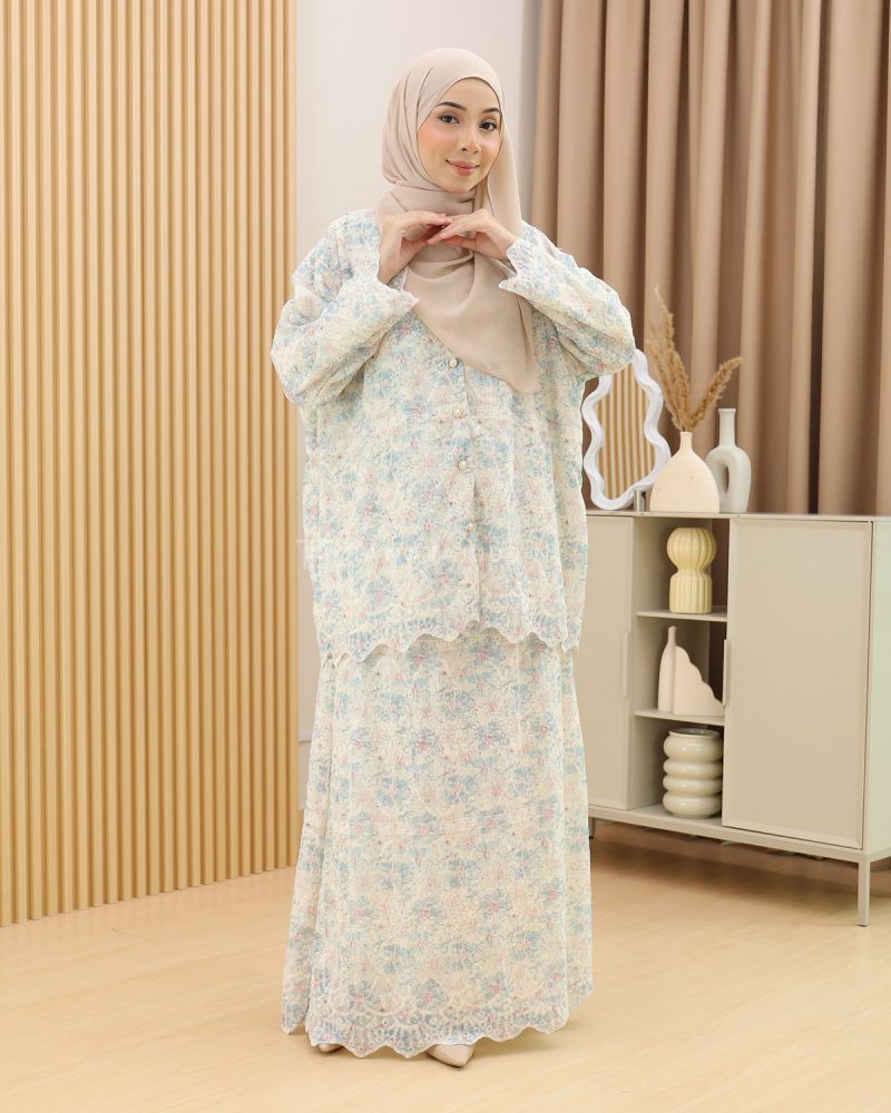 Kurung Maya in Blue Pink - Image 3