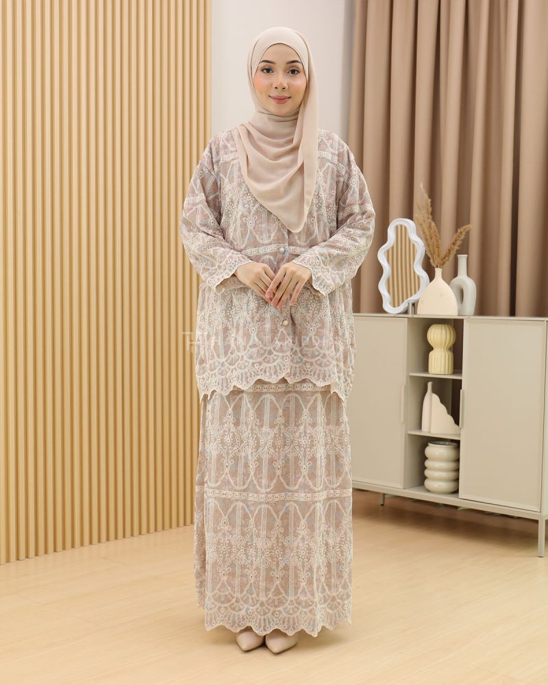 Kurung Maya in Brown - Image 4