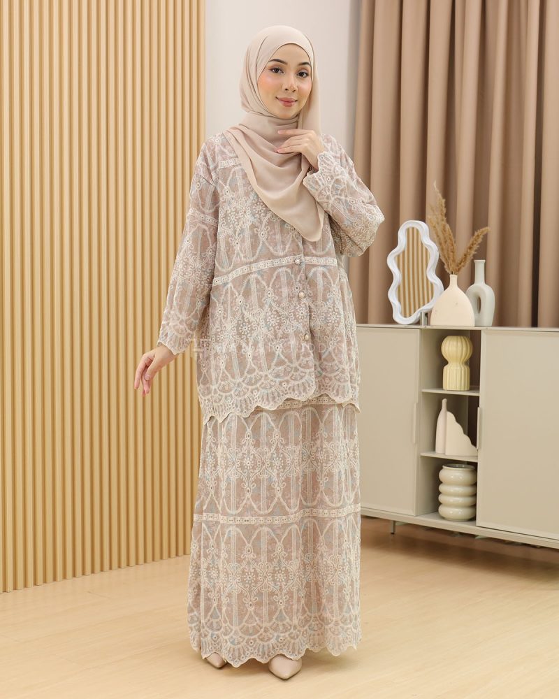 Kurung Maya in Brown - Image 2