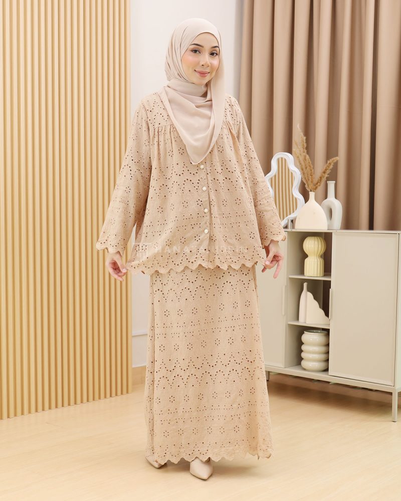 Kurung Mustika in Nude