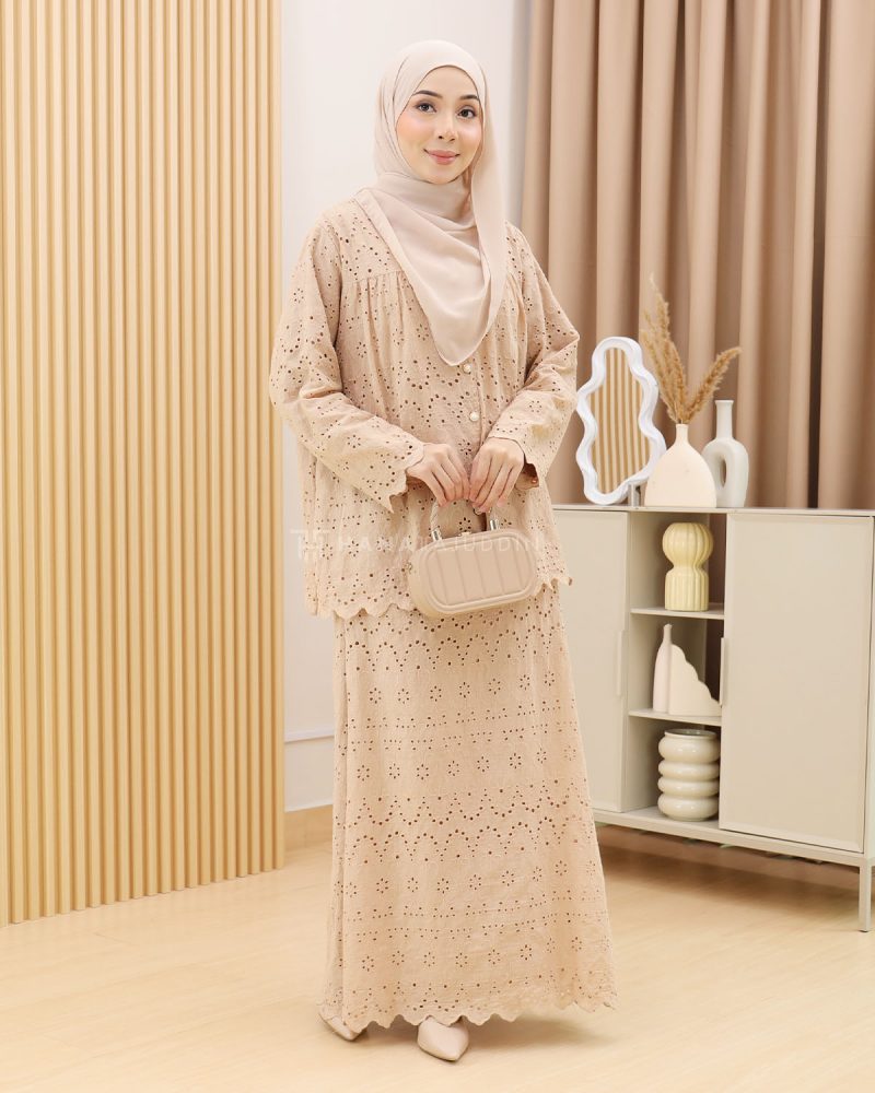 Kurung Mustika in Nude - Image 2