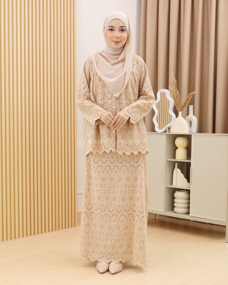Kurung Mustika in Nude - Image 4