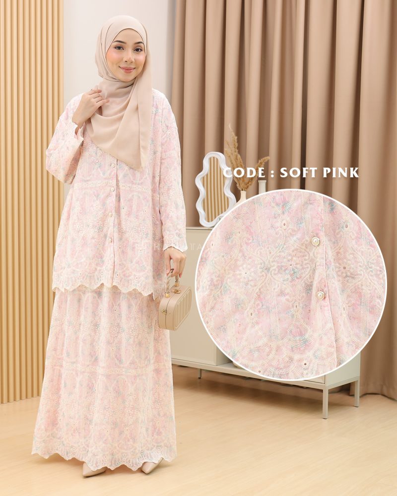Kurung Maya in Soft Pink - Image 5