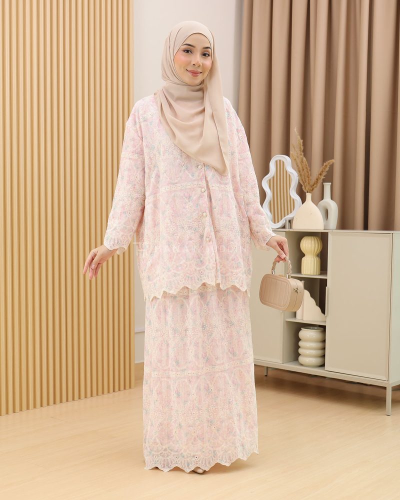 Kurung Maya in Soft Pink