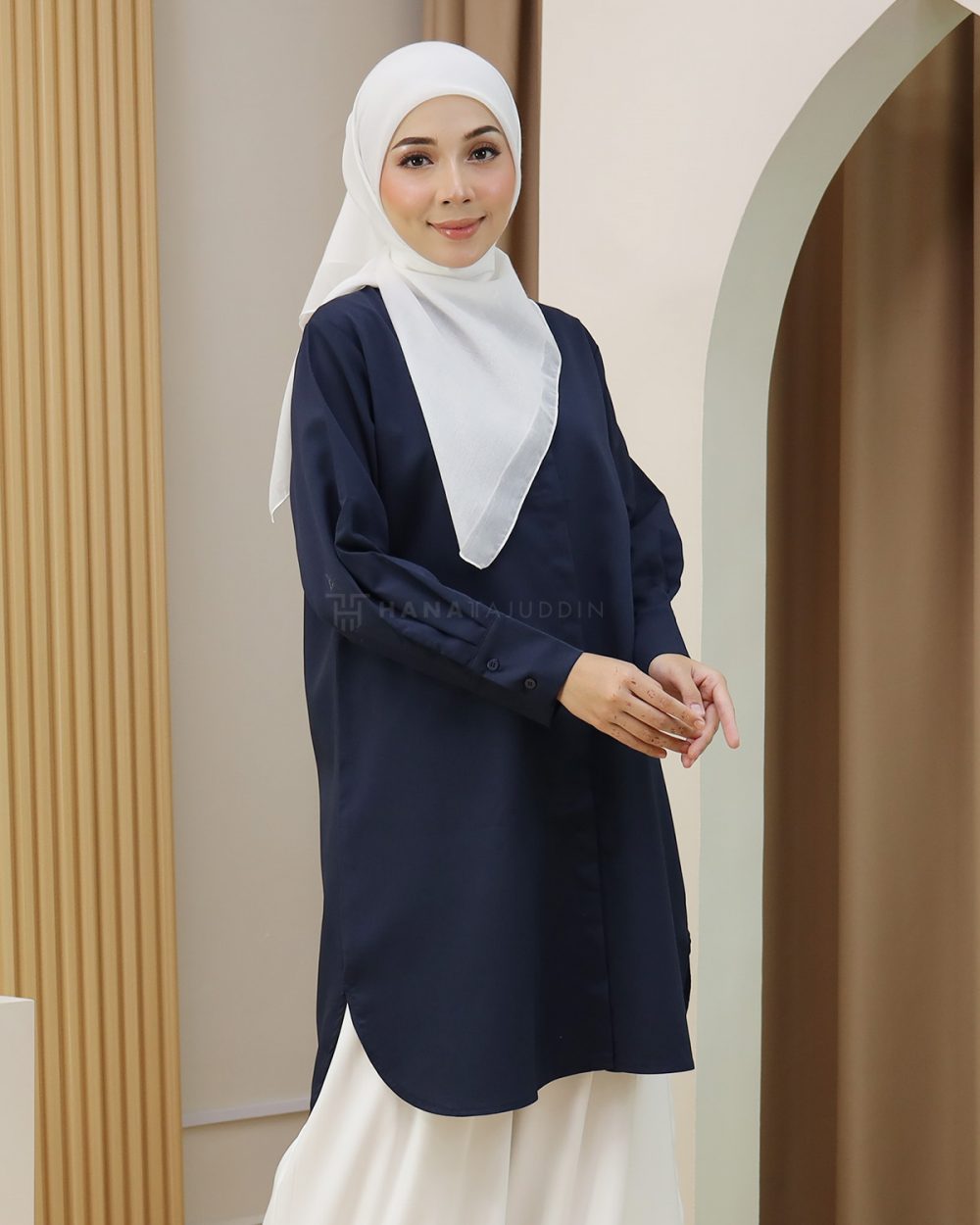 Edora Top in Navy Blue