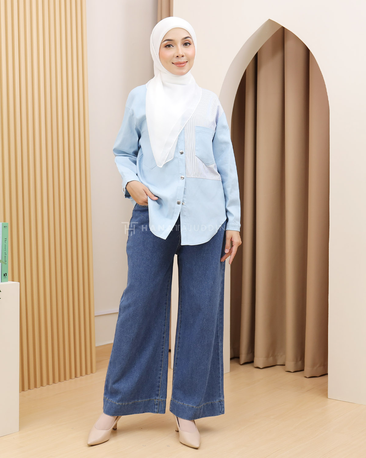 Mynn Wide Leg Jeans in Dark Blue - Image 3
