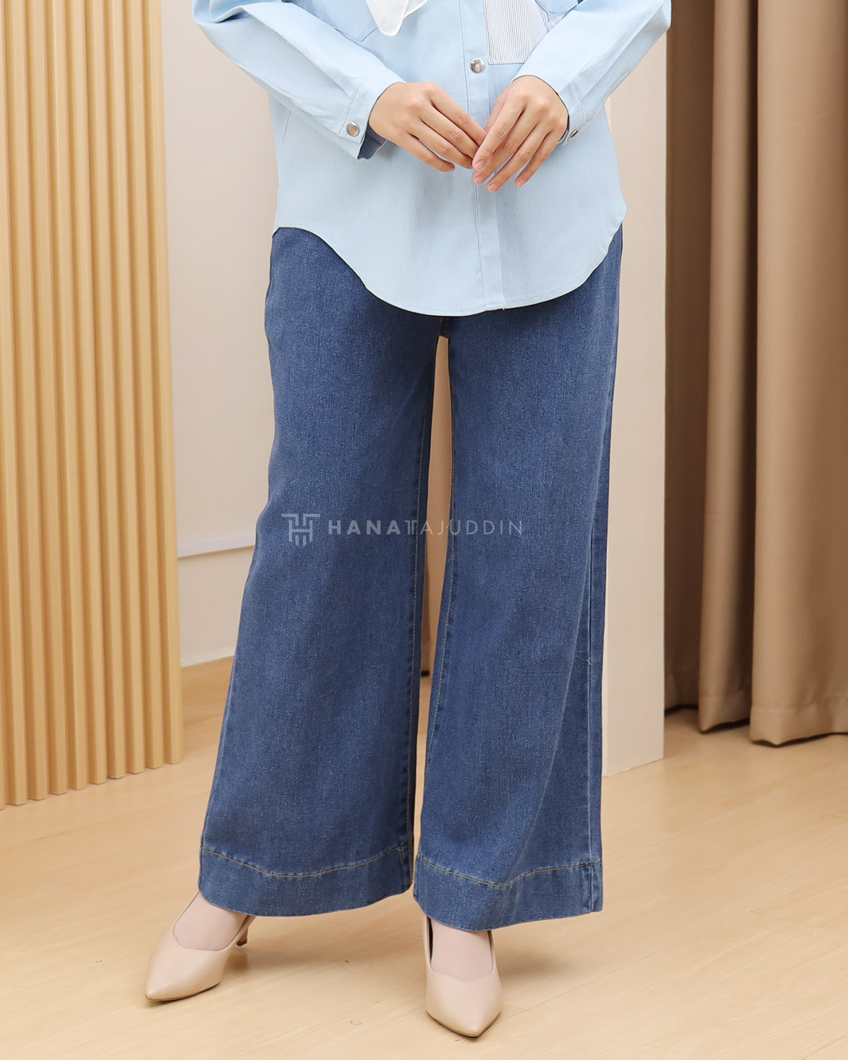 Mynn Wide Leg Jeans in Dark Blue - Image 5