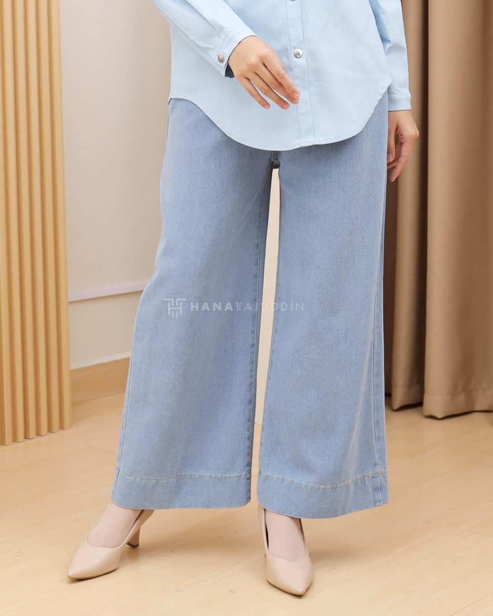 Mynn Wide Leg Jeans in Washed Blue