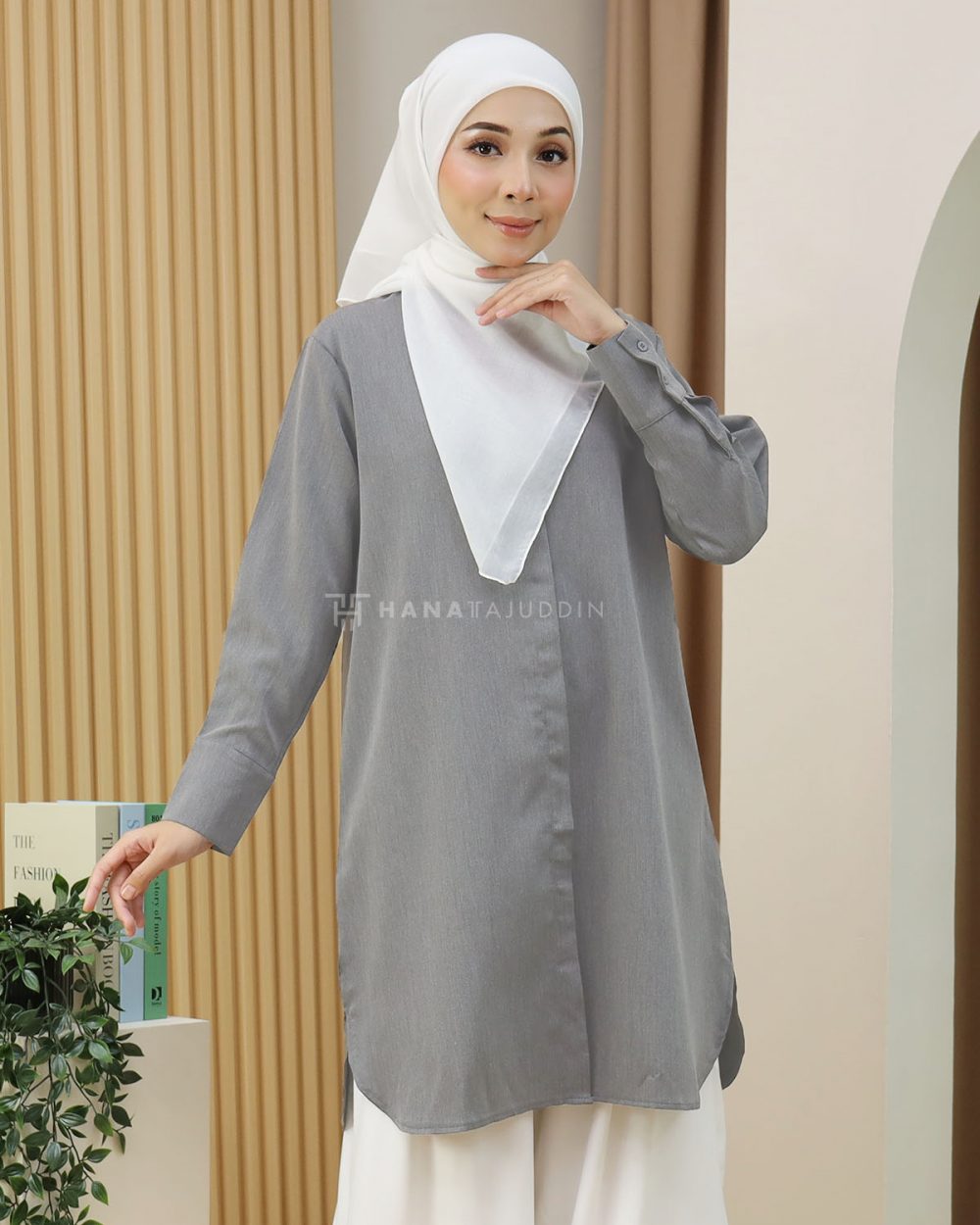 Edora Top in Light Grey