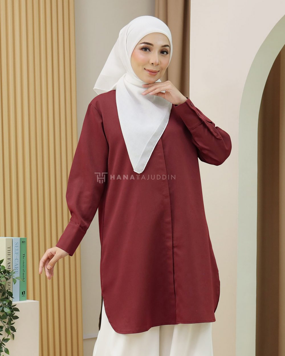 Edora Top in Maroon